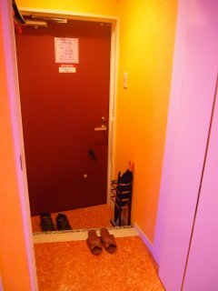 ホテルFOXY(台東区/ラブホテル)の写真『303号室の入り口周辺』by 名無しさん（ID:4403）