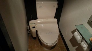 W-ARAMIS（アラミス）(新宿区/ラブホテル)の写真『202号室トイレ。』by 春風拳