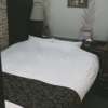 HOTEL SKY PARK（スカイパーク）(新座市/ラブホテル)の写真『403号室、ベッド』by もんが～