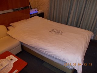 ホテル ステーション本店(台東区/ラブホテル)の写真『411号室ベッド』by チョッパー