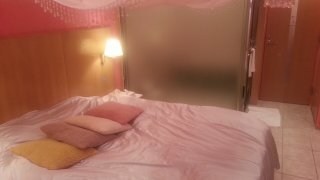 カラフルＰ＆Ａ新宿(新宿区/ラブホテル)の写真『203号室。奥にあるガラスの向こうが浴室』by 春風拳
