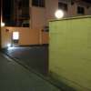 ミレイ(品川区/ラブホテル)の写真『夜の駐車場入口』by スラリン