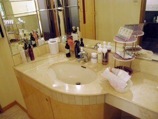 マイアミ(横浜市西区/ラブホテル)の写真『213号室 洗面台』by Waco