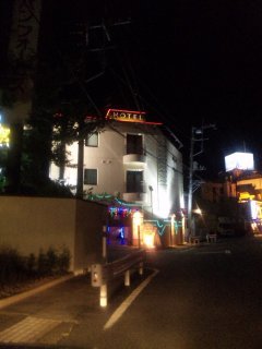 ASIA（エイジア）(厚木市/ラブホテル)の写真『夜の外観』by 郷ひろし（運営スタッフ）