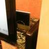 HOTEL DINO 相模原(ディーノ)(相模原市/ラブホテル)の写真『315号室、ちょっと分かりづらいですが、テレビ横と後ろにあるPCとキーボード』by もんが～