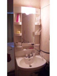 ホテル スターダスト(豊島区/ラブホテル)の写真『705号室の洗面所。』by エスト
