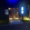 HOTEL UNO(ウノ)(川口市/ラブホテル)の写真『夜のホテル入口』by 郷ひろし（運営スタッフ）