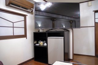 HOTEL Sun（サン）(新宿区/ラブホテル)の写真『401号室 大型テレビと備品類』by マーケンワン