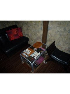 Hotel Bali&Thai 福生店(福生市/ラブホテル)の写真『13号室テーブル＆椅子』by スラリン