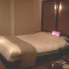PLAZA K(プラザＫ)(八王子市/ラブホテル)の写真『306号室、ベッド』by もんが～