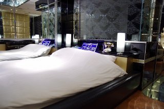 シャンティ赤坂(港区/ラブホテル)の写真『102号室 ベッド』by マーケンワン