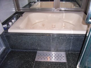 HOTEL TIFFARD（ティファード）(新宿区/ラブホテル)の写真『711号室 浴室』by ホテルレポったー