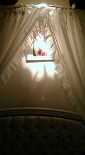 ニューヨークデコ(国分寺市/ラブホテル)の写真『ベッド上の飾り』by おむすび