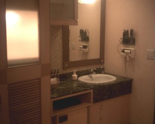 ベル5八王子店(八王子市/ラブホテル)の写真『108号室、洗面所』by もんが～