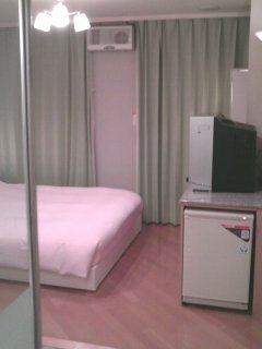 HOTEL J.J相模原(相模原市/ラブホテル)の写真『303号室（入口から）』by もんが～