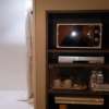 フルフル(立川市/ラブホテル)の写真『クローゼット、電子レンジ、食器、冷蔵庫』by おむすび
