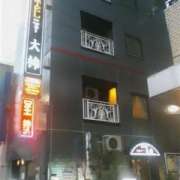HOTEL ニュー大柿(全国/ラブホテル)の写真『西側の出入口』by 