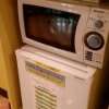 アマン(東久留米市/ラブホテル)の写真『108号室電子レンジと持ち込み用冷蔵庫。ラップもあり』by 春風拳