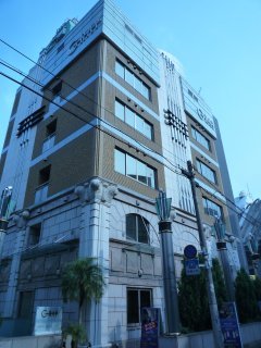 HOTEL GRAY(グレイ)(新宿区/ラブホテル)の写真『昼の外観』by スラリン