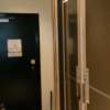 HOTEL AILU(アイル)(豊島区/ラブホテル)の写真『２０７号室 室内からドアへ』by ハンプティ・ダンプティ