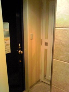 ラフェスタ吉祥寺(武蔵野市/ラブホテル)の写真『318号室ドア・トイレドア』by ハンプティ・ダンプティ