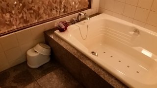 ホテル ミュー(台東区/ラブホテル)の写真『704号室浴槽』by 春風拳