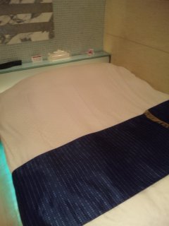HOTEL GRAY(グレイ)(新宿区/ラブホテル)の写真『402号室ベッド』by 郷ひろし（運営スタッフ）