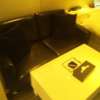 HOTEL LIRIO（リリオ）(渋谷区/ラブホテル)の写真『405号室テーブル＆ソファー』by 郷ひろし（運営スタッフ）