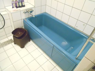 マリオネットアイネ(八王子市/ラブホテル)の写真『214号室、浴槽』by もんが～