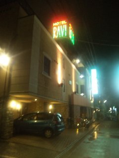 ホテル ラヴィ(川崎市中原区/ラブホテル)の写真『夜の外観(RAVI1の外観)』by 郷ひろし（運営スタッフ）