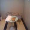 ホテルUNS(ユーエヌエス)(戸田市/ラブホテル)の写真『218のテーブルと椅子』by まさおじさん