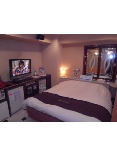 Re･stay（レステイ）府中(府中市/ラブホテル)の写真『406号室 ベッド』by みゃちょう