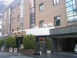 HOTEL WAKO(新宿区/ラブホテル)の写真『昼の外観』by 子持ちししゃも