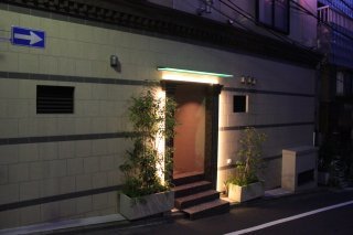 プランタン(文京区/ラブホテル)の写真『側面入口』by スラリン