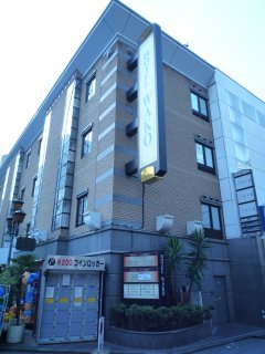 HOTEL WAKO(新宿区/ラブホテル)の写真『昼の外観』by スラリン