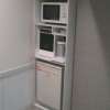 キャトルセゾン大和(大和市/ラブホテル)の写真『305号室、電子レンジと販売用冷蔵庫など』by もんが～