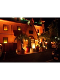 Hotel Bali&Thai 福生店(福生市/ラブホテル)の写真『夜の外観』by スラリン