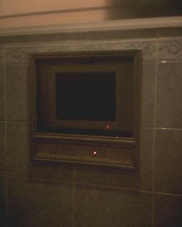 ベル5八王子店(八王子市/ラブホテル)の写真『108号室、浴室TVがありましたが、今回利用時は壊れていて見られませんでした。』by もんが～