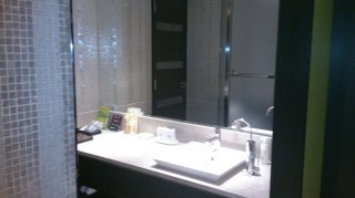 HOTEL AILU(アイル)(豊島区/ラブホテル)の写真『６０３号室 洗面、全面鏡』by ハンプティ・ダンプティ