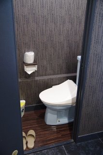 キャッツ(豊島区/ラブホテル)の写真『303号室 洗浄機能付きトイレ』by マーケンワン