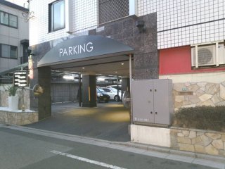 ホテル IU(江戸川区/ラブホテル)の写真『駐車場』by 子持ちししゃも