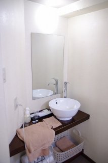 ヒルズホテル五反田(品川区/ラブホテル)の写真『510号室 洗面台』by マーケンワン