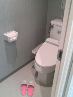キャトルセゾン大和(大和市/ラブホテル)の写真『305号室、トイレ』by もんが～