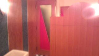 ホテル ラヴィ(川崎市中原区/ラブホテル)の写真『302室ベッドからの眺め（右の板の裏が洗面）』by 市