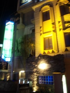 HOTEL EXCELLENT(エクセレント)(新宿区/ラブホテル)の写真『夜の外観』by 郷ひろし（運営スタッフ）