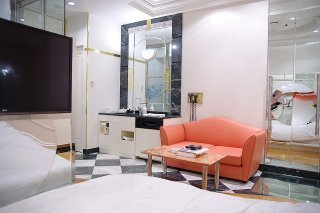 HOTEL CEAN新宿（セアン）(新宿区/ラブホテル)の写真『902号室 奥からの景色』by マーケンワン