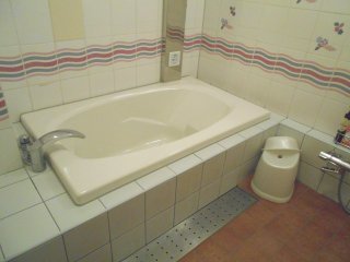 ホテル リヴィエラ相模原(相模原市/ラブホテル)の写真『310号室、浴槽』by もんが～