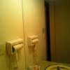 ホテル クラウン(市原市/ラブホテル)の写真『バスルーム脇にある洗面台。アメニティは最低限です。』by クマさん