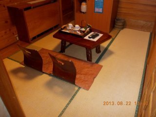 閉店？したホテル(ID:28985)(墨田区/ラブホテル)の写真『206号室居間』by チョッパー