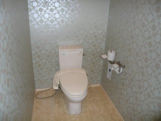 Utovilla（ユートビラ）HOTEL555 沼津店(沼津市/ラブホテル)の写真『23号室 トイレ』by 悪いモン食べてりゃそりゃアタるよねぇ